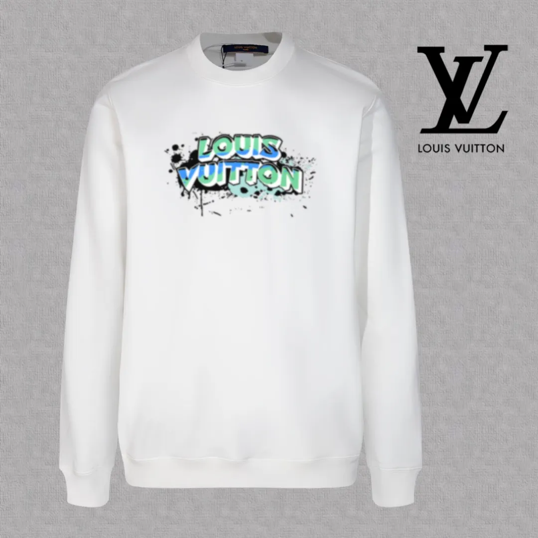 🅿️250 hot style on the shelves🔥❗ 💫〖Louis Vuitton LV〗 Fashionable round neck sweatshirt, casually matched with various styles, it is perfectly handsome😎The whole dress is made of double waistcoats, which makes the whole dress more three-dimensional. Not ordinary factories can do such fine work. The 2025 spring style counters are on sale, exquisite round neck terry sweatshirt, high-end double-strand pure cotton Customized drawstring ribs are dyed in the same vat and are complete with three standards. The chest craftsmanship adopts a simple and elegant pattern on the chest, which is easy to control for any age group! Fit and comfortable! Customized thickened 440g terry sweatshirt fabric, soft and comfortable to the touch, with a three-dimensional shape! 🙌🏻 It’s also very breathable, so it’s a versatile style that can be worn with any outfit! ✔Color: Black White Apricot Size: S M L XL 2XL